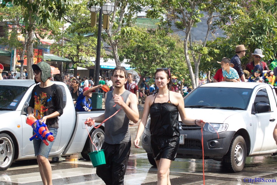 Chiangmai_Songkran_102.jpg