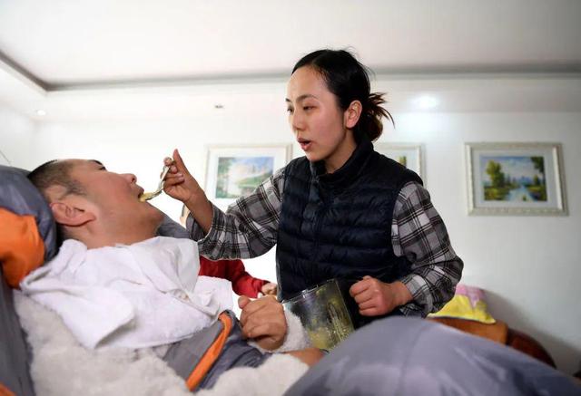 相恋7个月，她照顾昏迷男友3年！