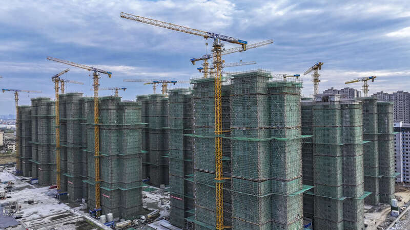 江西九江，位于经济技术开发区的安永人家四期保障房建设项目现场塔吊林立 ...