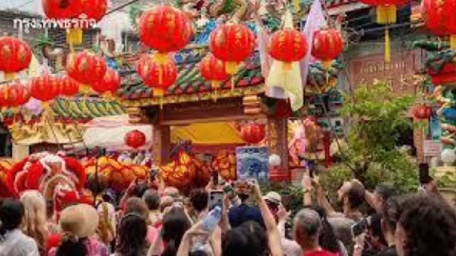 随着农历新年长假即将来临，中国出境旅游明显升温